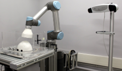 Principe du traitement robotisé, présenté ici sur une tête de mannequin / ©ICube